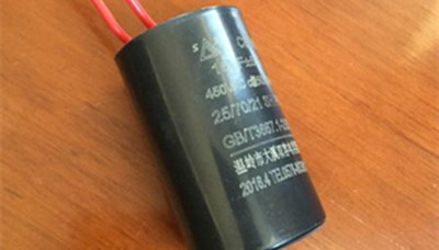 哪些情況會引起電機啟動電容器過電壓？
